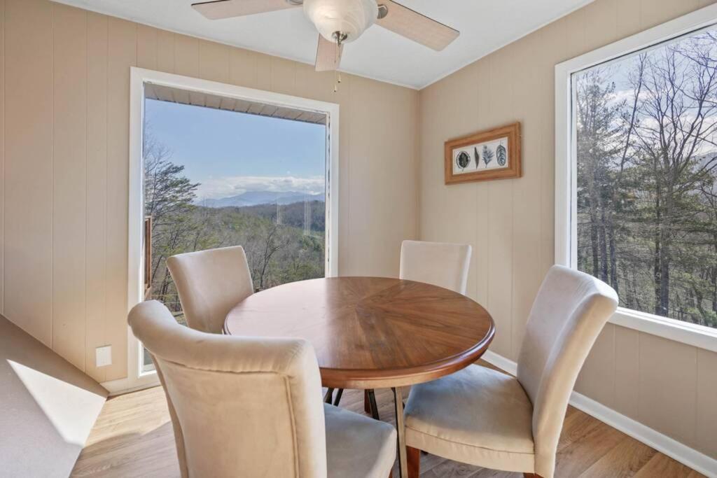 Happy Trails - Cobbly Nob Resort Home Gatlinburg Exterior photo